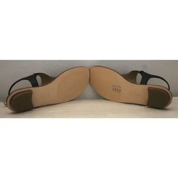 Michael Kors Women's Sz 8.5M Black Saffiano Leather MK Plate Thong Sandals - Picture 4 of 14